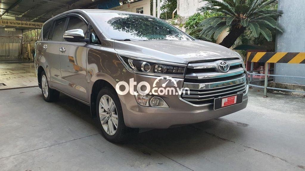 Toyota Innova  V bản thương gia 2017 bán tại Hãng 2017 - Innova V bản thương gia 2017 bán tại Hãng