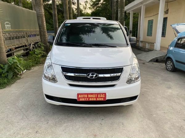 Hyundai Starex 2014 - Bán Hyundai Starex đông lạnh sản xuất năm 2014, màu trắng, xe nhập