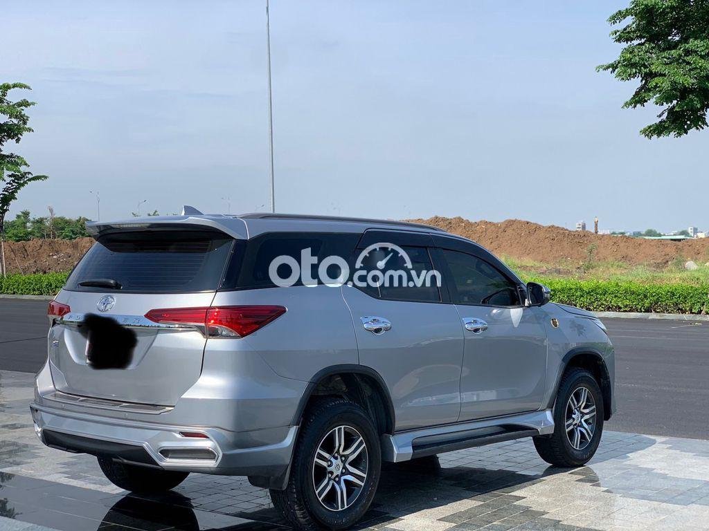 Toyota Fortuner AT 2019 - Bán Toyota Fortuner AT năm 2019, màu bạc