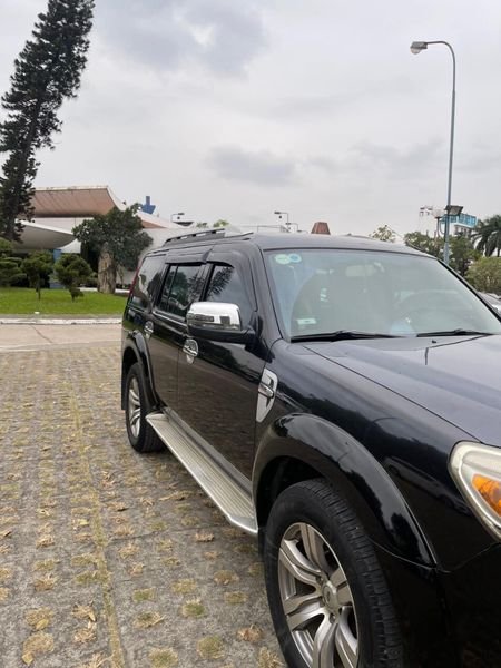 Ford Everest AT 2010 - Cần bán xe Ford Everest AT sản xuất 2010, màu đen, 400tr