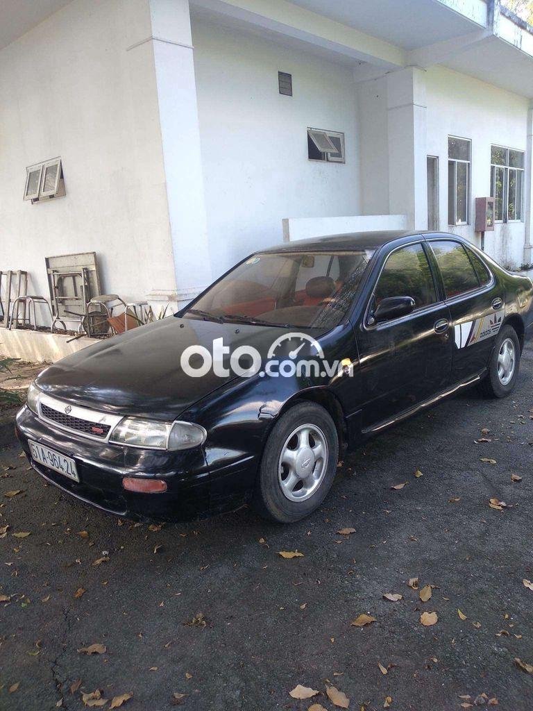 Nissan Bluebird MT 1993 - Bán xe Nissan Bluebird MT năm 1993, màu đen