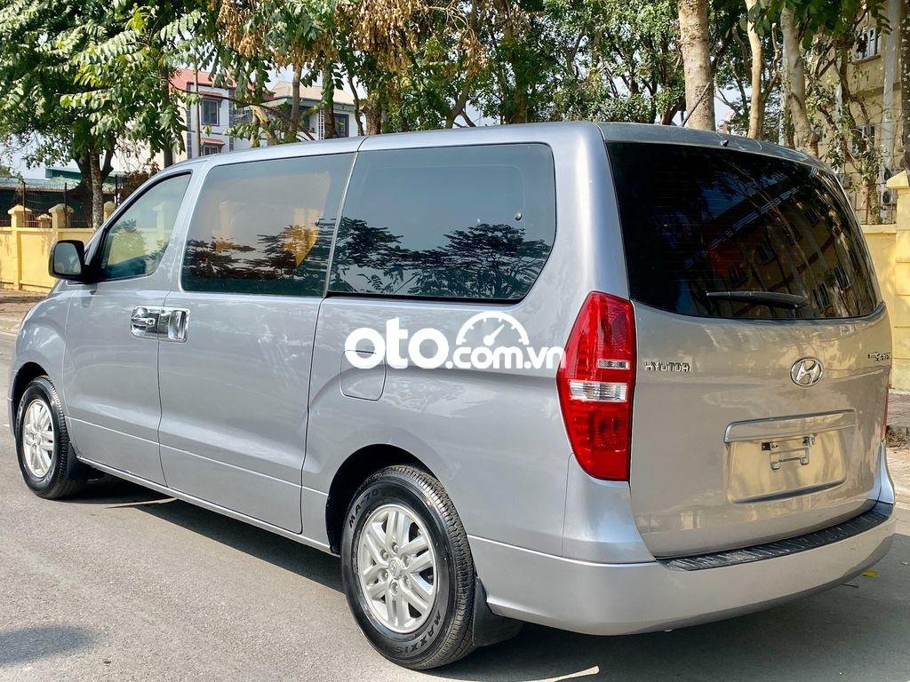 Hyundai Starex   MT 2016 - Bán ô tô Hyundai Starex MT sản xuất 2016, màu xám, nhập khẩu