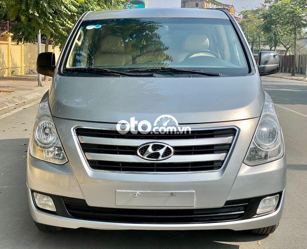 Hyundai Starex   MT 2016 - Bán ô tô Hyundai Starex MT sản xuất 2016, màu xám, nhập khẩu