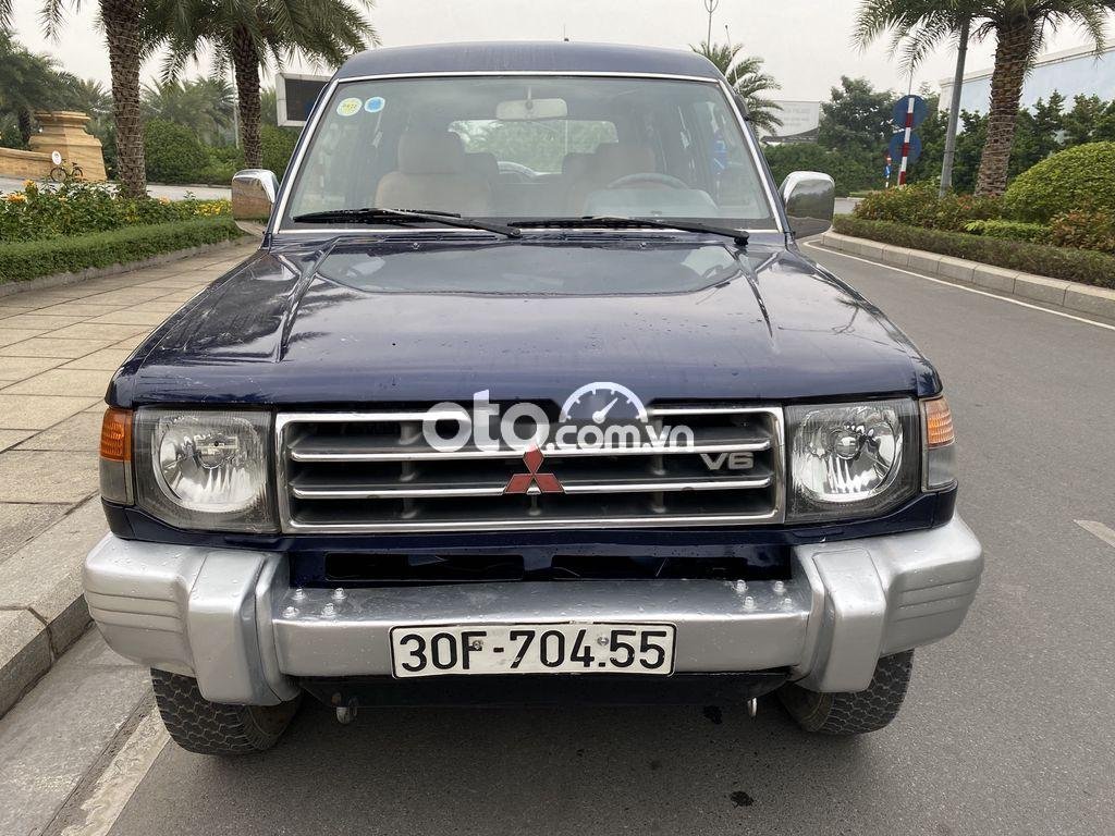 Mitsubishi Pajero 4x2 2005 - Bán ô tô Mitsubishi Pajero 4x2 năm sản xuất 2005