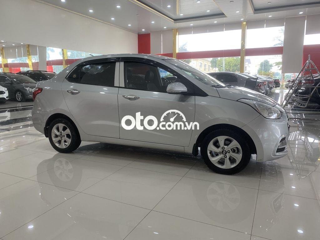 Hyundai Premio    1.2 AT  2018 - Cần bán lại xe Hyundai Grand i10 1.2 AT sản xuất năm 2018, màu bạc