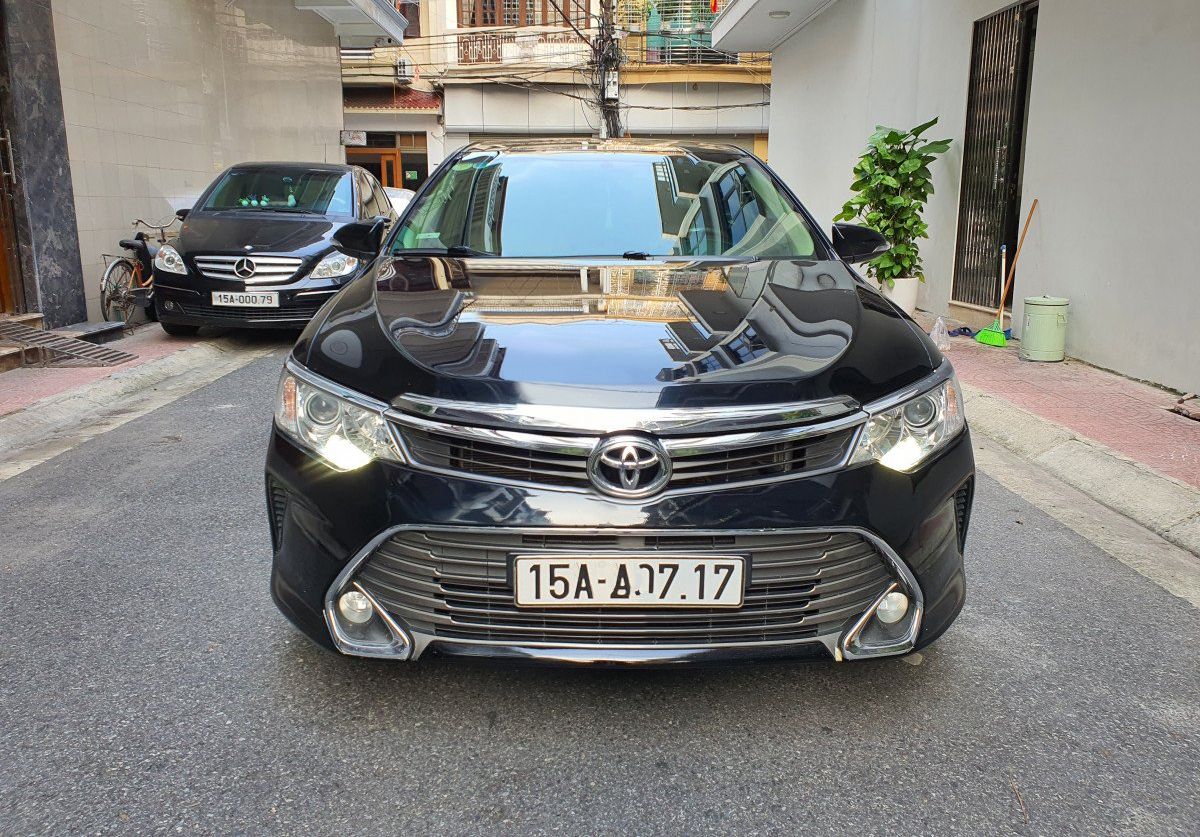 Toyota Camry   2.0E  2015 - Cần bán Toyota Camry 2.0E sản xuất 2015, màu đen