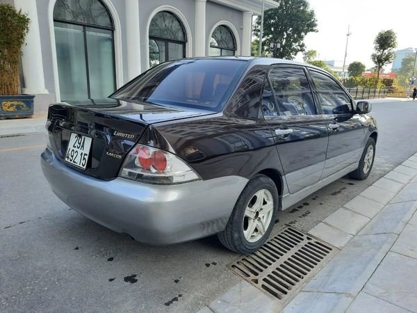 Mitsubishi Lancer 1.6 2003 - Cần bán Mitsubishi Lancer 1.6 sản xuất năm 2003, màu nâu giá cạnh tranh