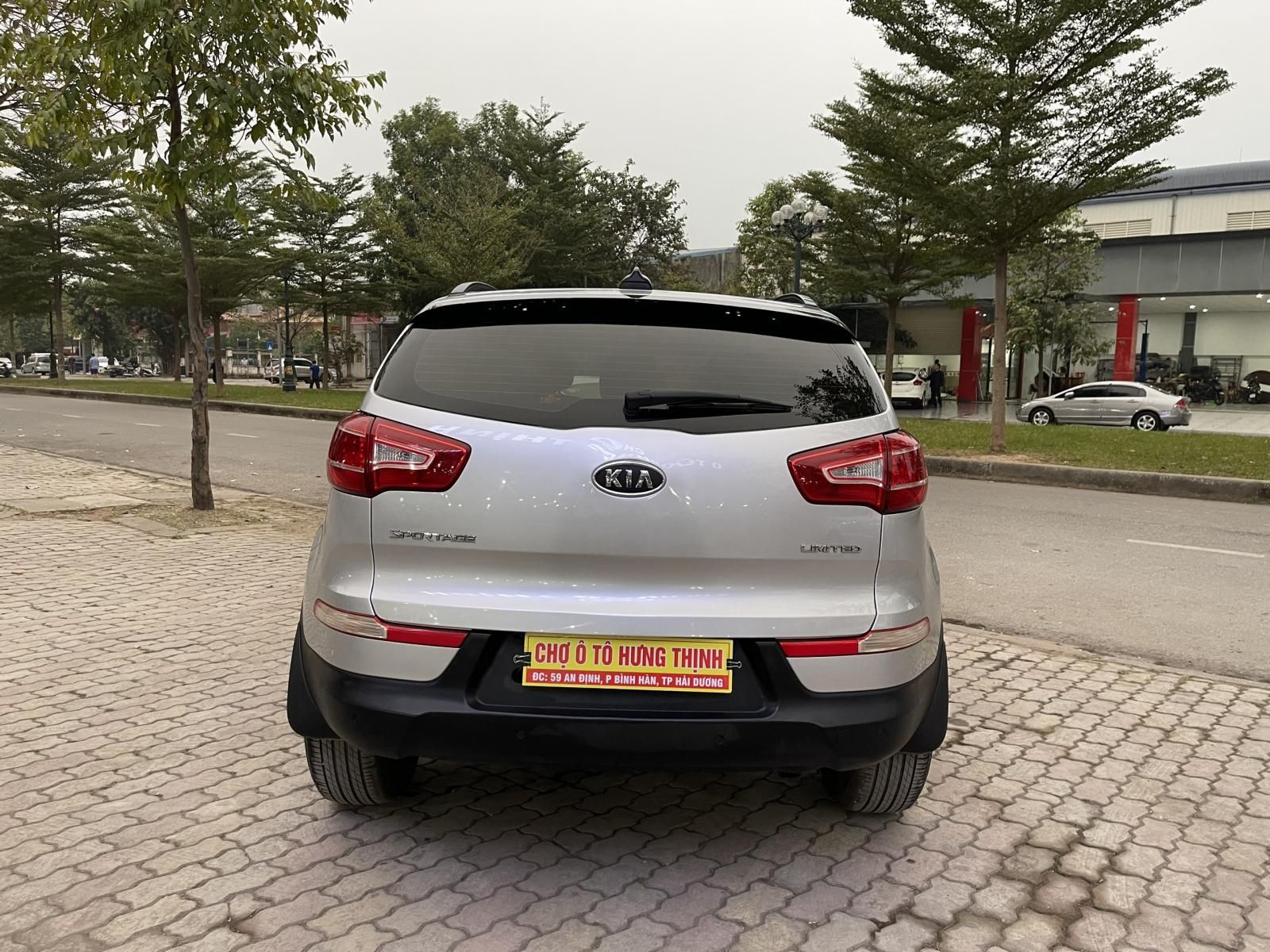 Kia Sportage 2011 - Cần bán Kia Sportage sản xuất năm 2011, màu bạc, nhập khẩu, giá chỉ 465 triệu