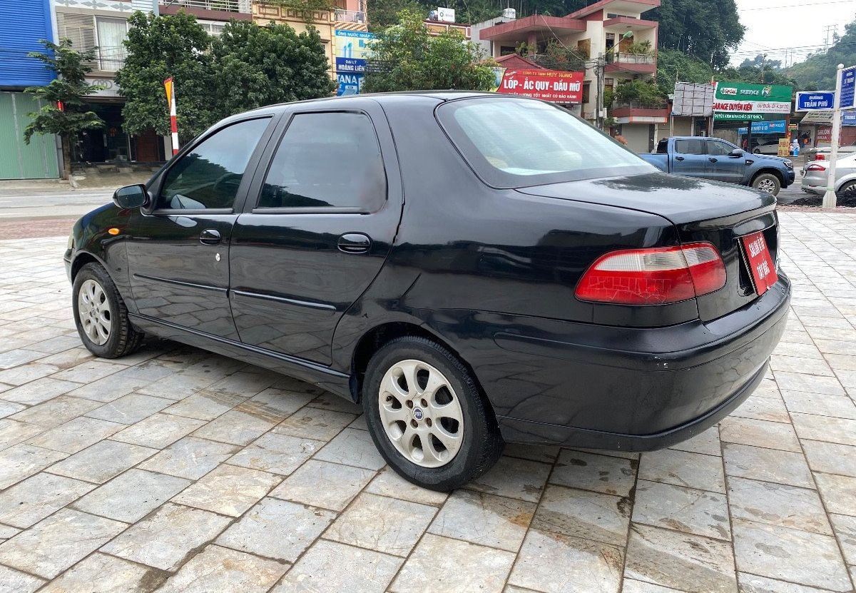 Fiat Albea   HLX   2004 - Bán ô tô Fiat Albea HLX năm 2004, màu đen, 105 triệu