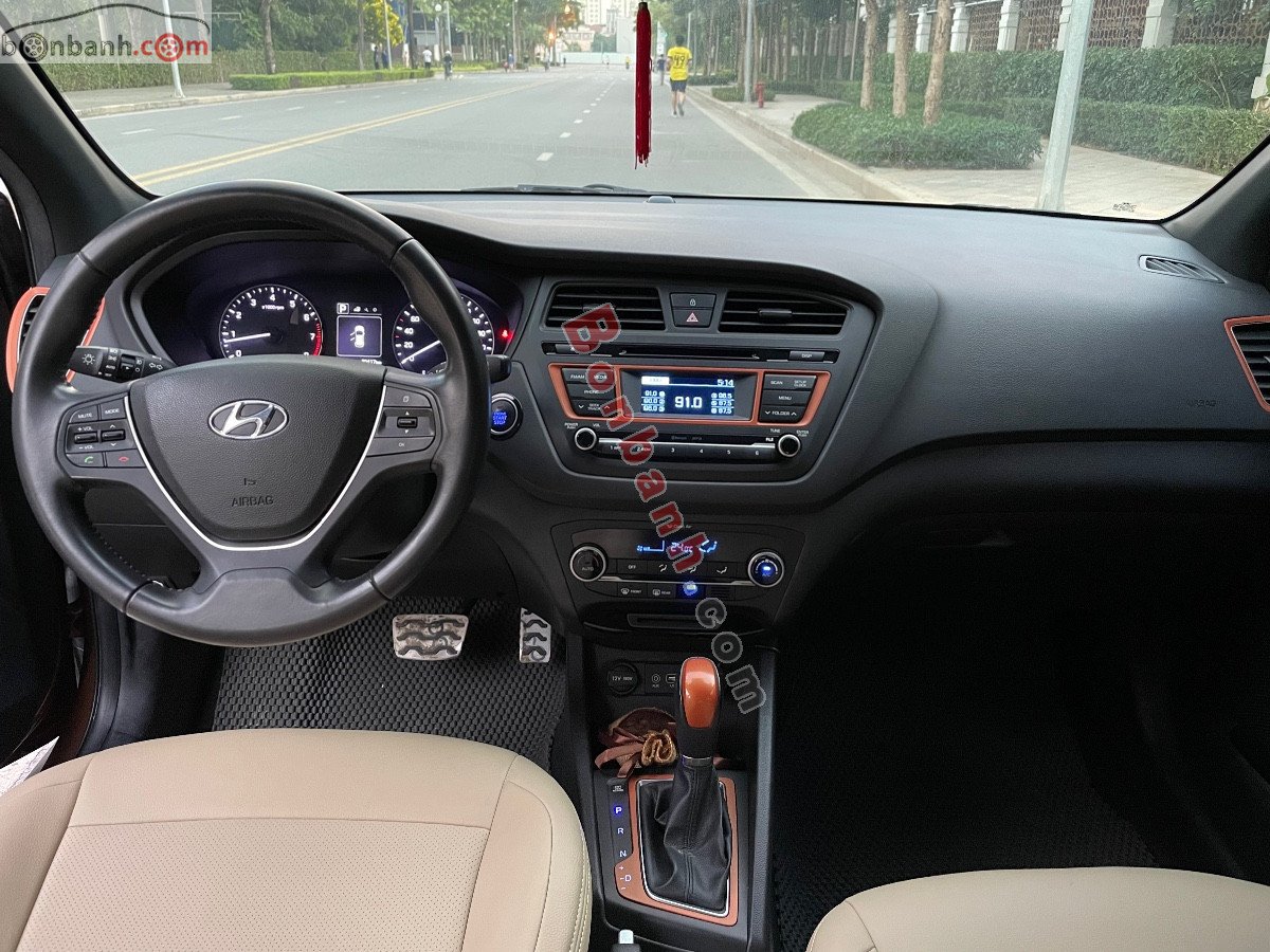 Hyundai i20 Active 2016 - Bán Hyundai i20 Active năm sản xuất 2016, màu nâu, nhập khẩu