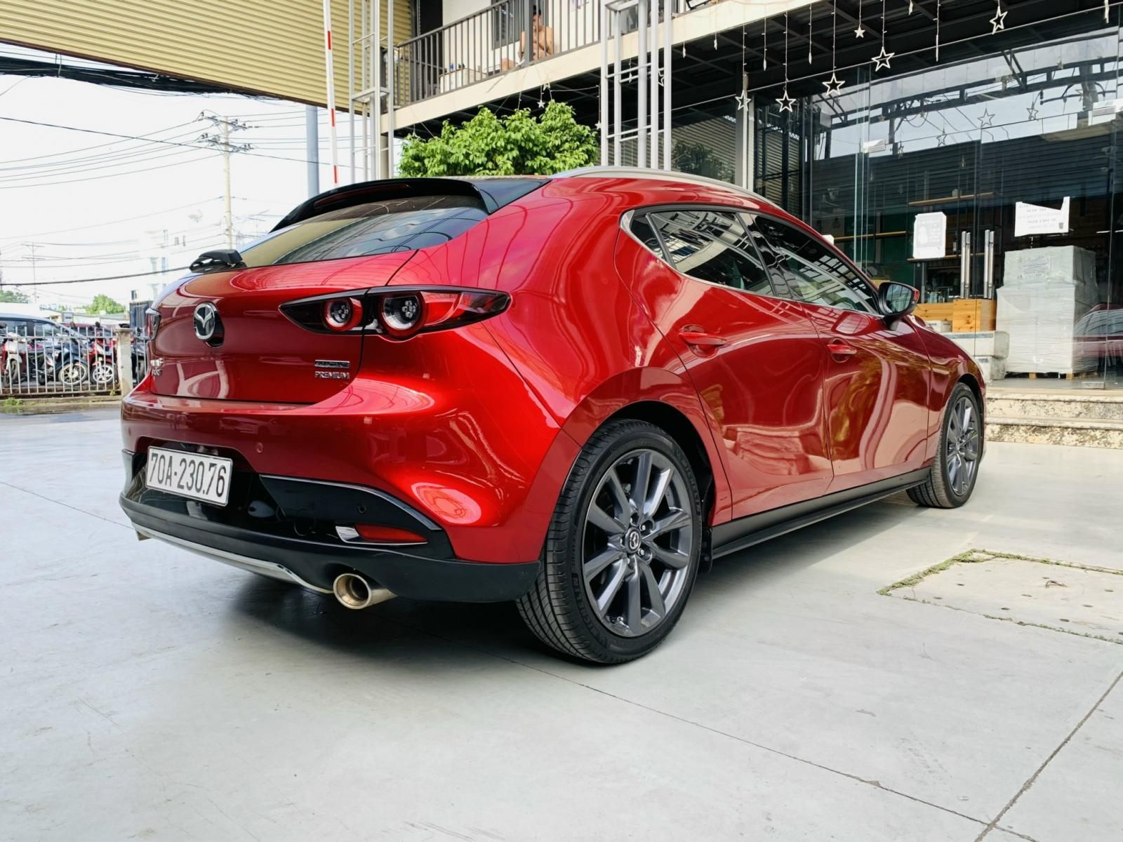 Mazda 3 2019 - Bán Mazda 3 hatchback năm sản xuất 2019 màu đỏ xe chủ đi giữ gìn nhìn như xe mới, nguồn gốc rõ ràng, bao rút gốc hồ sơ, sang tên/ủy quyền vô tư