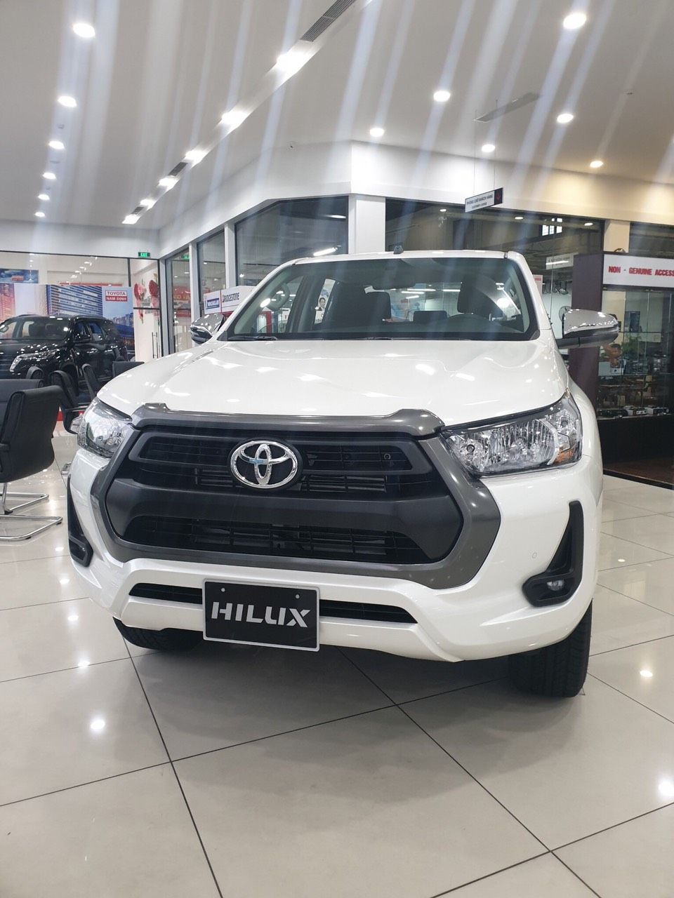 Toyota Hilux 2.5E 4x2 MT 2021 - Toyota Nam Định bán Toyota Hilux 2022 2.5E 4x2 MT, chỉ 160tr nhận xe, ưu đãi lớn, trả góp tối đa 80%, lãi cực thấp