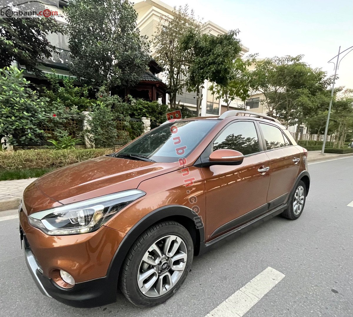 Hyundai i20 Active 2016 - Bán Hyundai i20 Active năm sản xuất 2016, màu nâu, nhập khẩu
