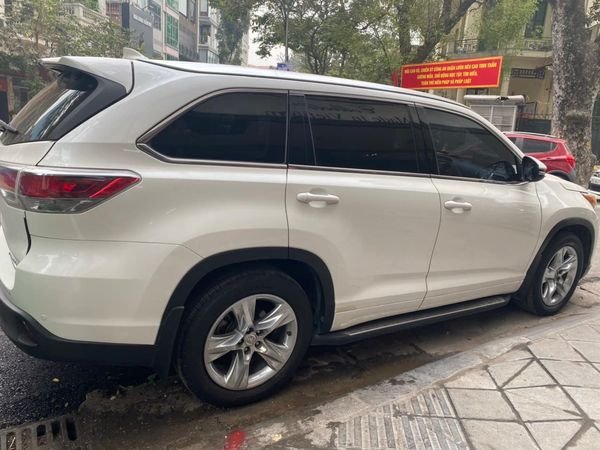 Toyota Highlander 2015 - Cần bán xe Toyota Highlander Limited 3.5 sản xuất năm 2015, màu trắng