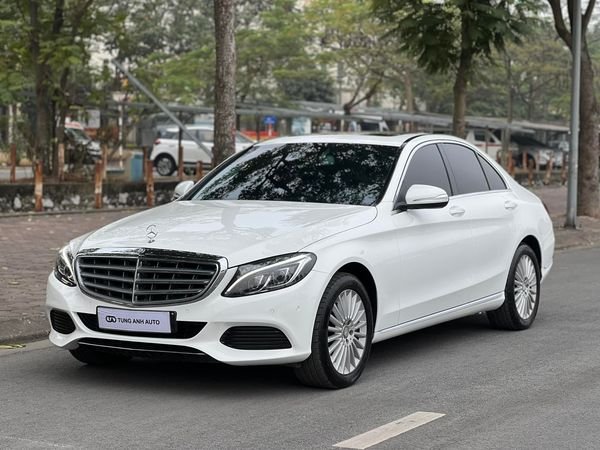 Mercedes-Benz C 250 Exclusive 2015 - Cần bán lại xe Mercedes C250 Exclusive sản xuất 2015, màu trắng