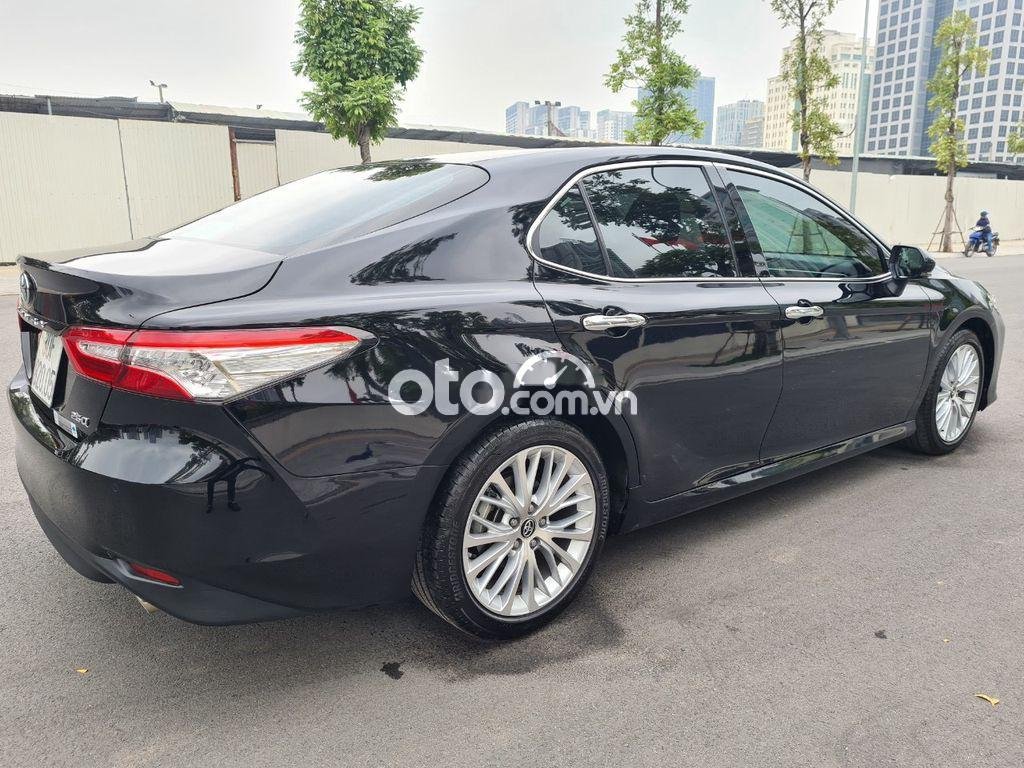 Toyota Camry  2.5Q 2019 - Bán Toyota Camry 2.5Q sản xuất 2019, màu đen