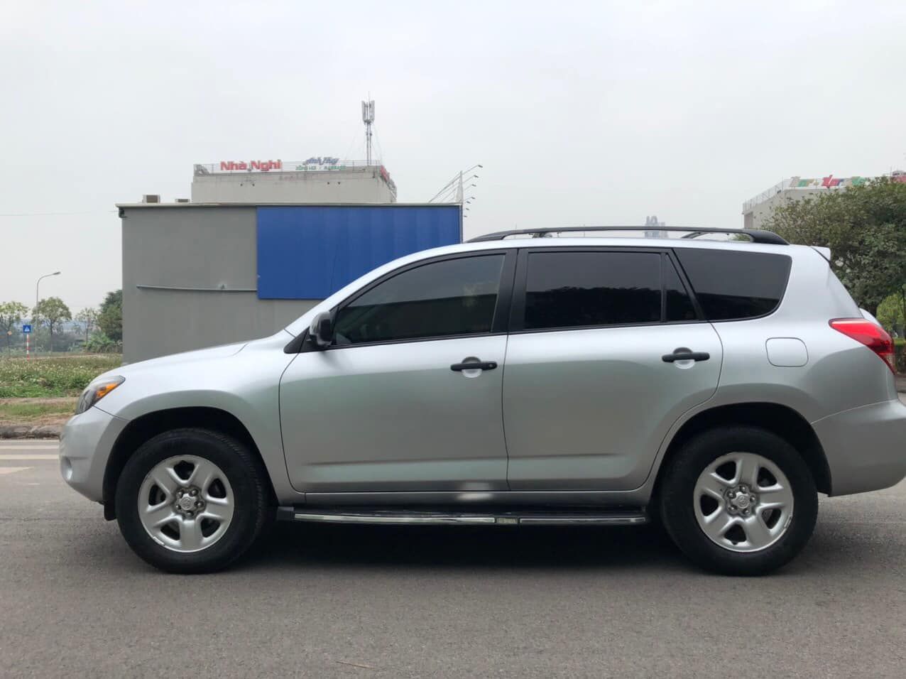 Toyota RAV4 Limited 2007 - Xe Toyota RAV4 Limited sản xuất năm 2007, màu bạc, xe nhập