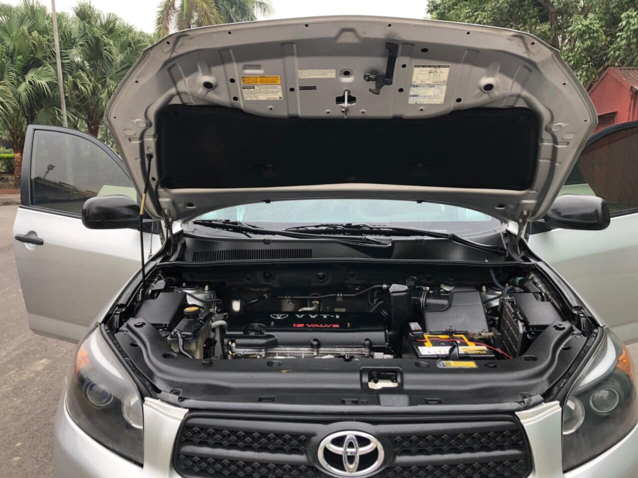 Toyota RAV4 Limited 2007 - Xe Toyota RAV4 Limited sản xuất năm 2007, màu bạc, xe nhập