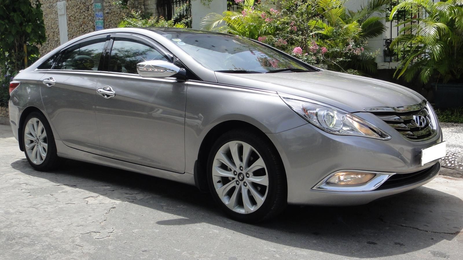 Hyundai Sonata 2010 - Bán Hyundai Sonata AT đời 2011, màu bạc, nhập khẩu