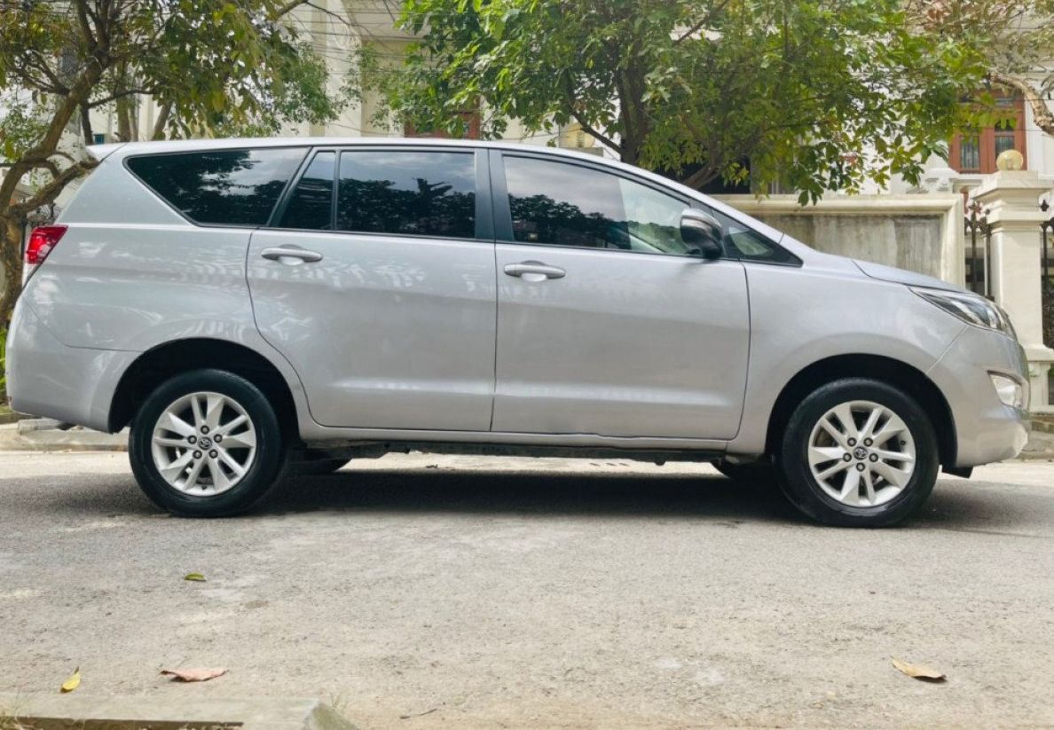 Toyota Innova   2.0G 2016 - Bán Toyota Innova 2.0G sản xuất 2016, màu bạc