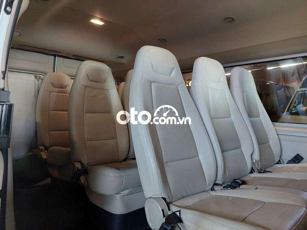 Ford Transit   Luxury 2018 - Xe Ford Transit Luxury năm sản xuất 2018, màu trắng giá cạnh tranh