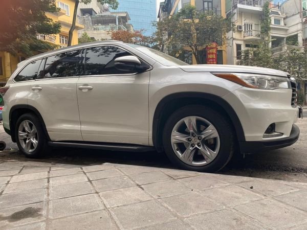 Toyota Highlander 2015 - Cần bán xe Toyota Highlander Limited 3.5 sản xuất năm 2015, màu trắng