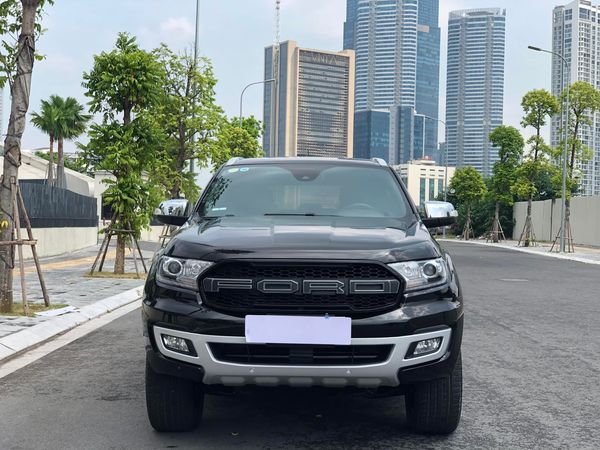 Ford Everest Titanium 4x4  2018 - Bán Ford Everest Titanium 4x4 sản xuất 2018, màu đen