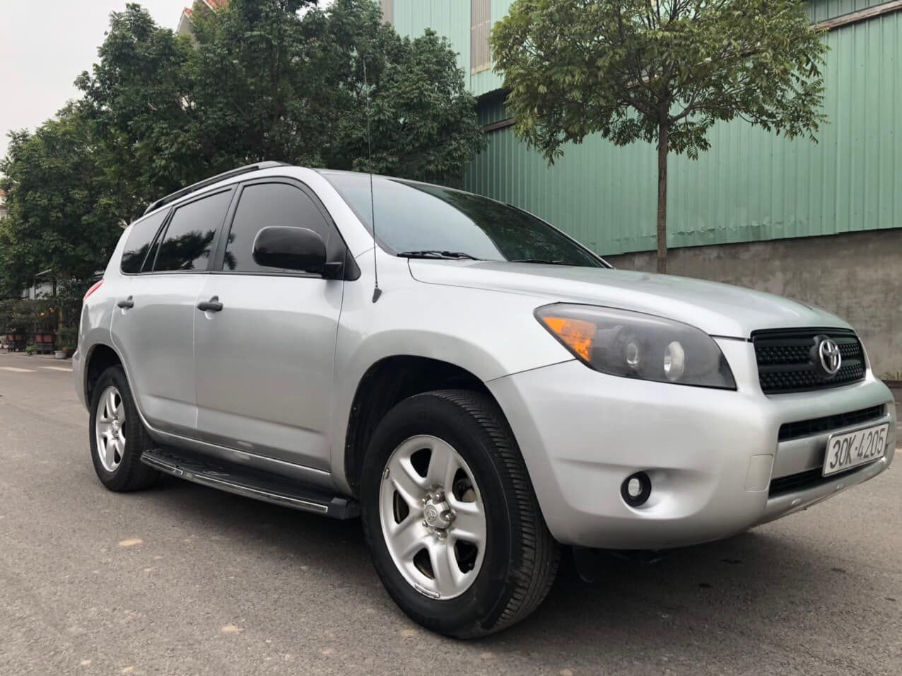 Toyota RAV4 Limited 2007 - Xe Toyota RAV4 Limited sản xuất năm 2007, màu bạc, xe nhập