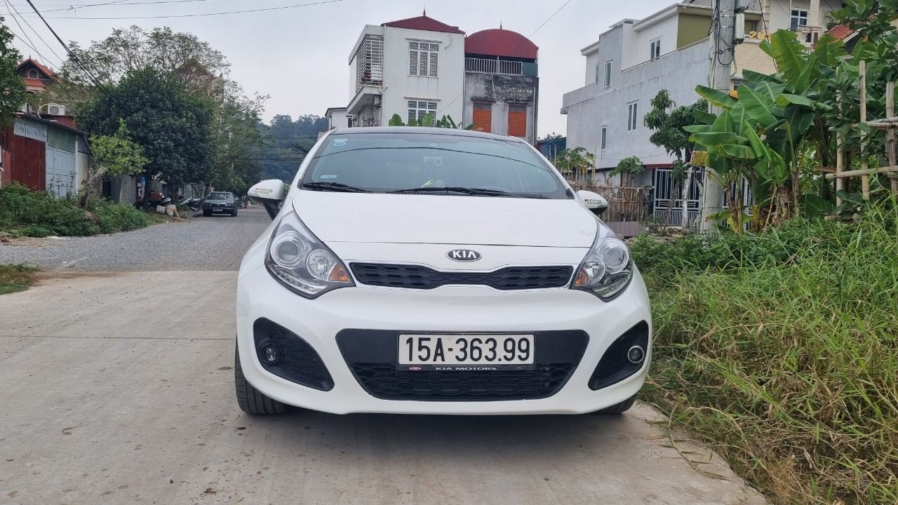 Kia Rio 2013 - Cần bán xe Kia Rio đời 2013 chính chủ giá tốt 315tr