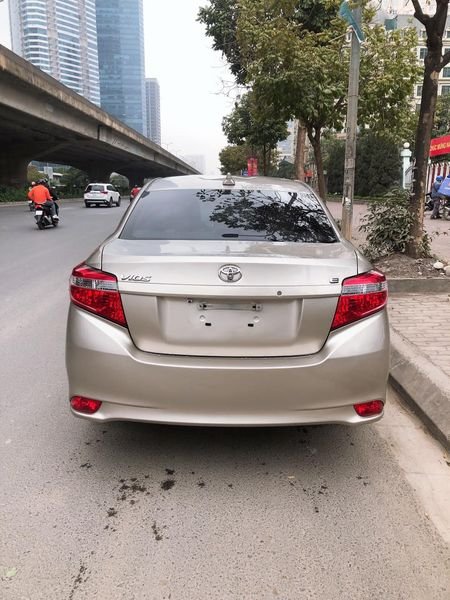 Toyota Vios E CVT 2018 - Bán xe Toyota Vios E CVT năm 2018, màu vàng, 423 triệu