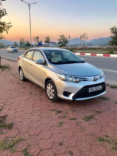 Toyota Vios 2014 - Bán ô tô Toyota Vios 1.5E MT sản xuất năm 2014, màu bạc