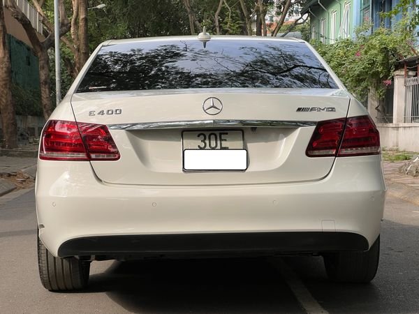 Mercedes-Benz E200 AT 2014 - Bán ô tô Mercedes E200 AT sản xuất 2014, màu trắng, giá chỉ 800 triệu