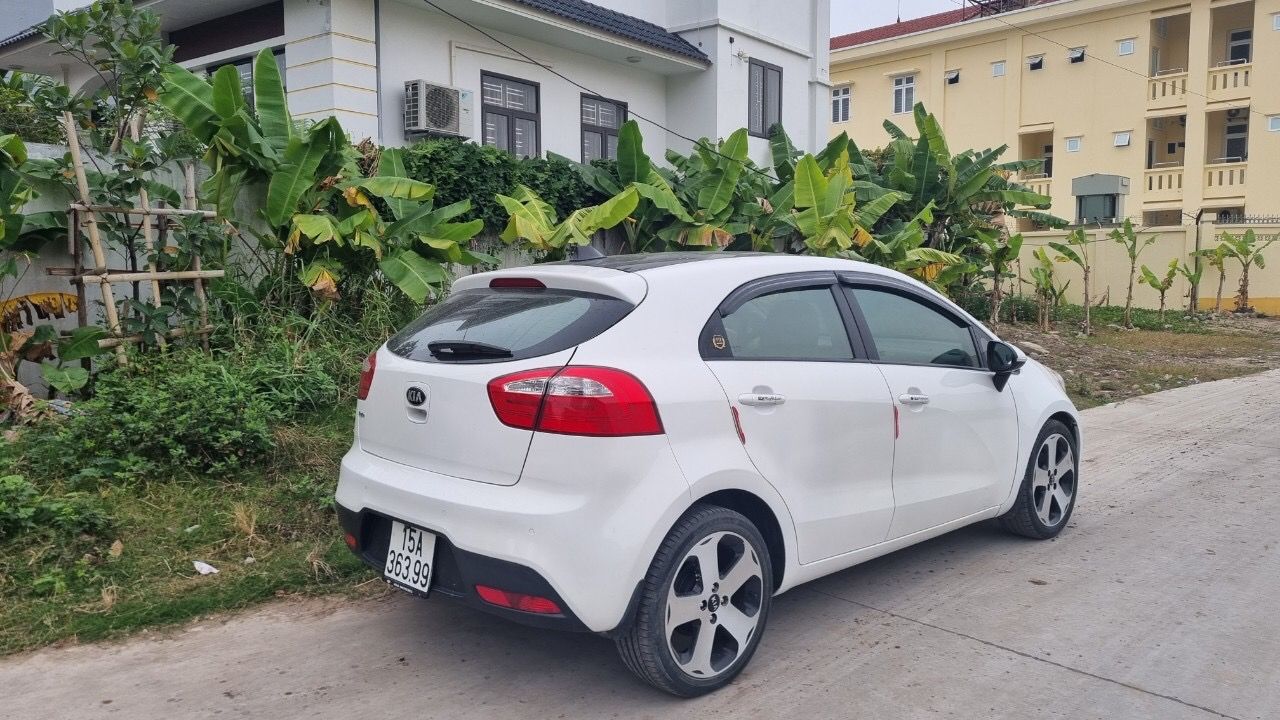 Kia Rio 2013 - Cần bán xe Kia Rio đời 2013 chính chủ giá tốt 315tr