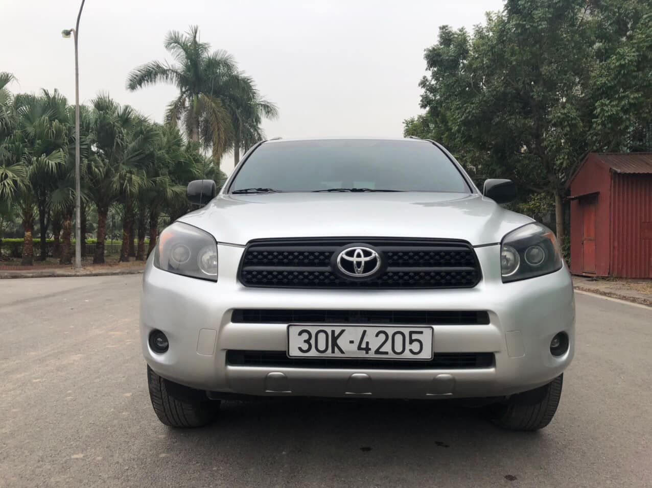 Toyota RAV4 Limited 2007 - Xe Toyota RAV4 Limited sản xuất năm 2007, màu bạc, xe nhập