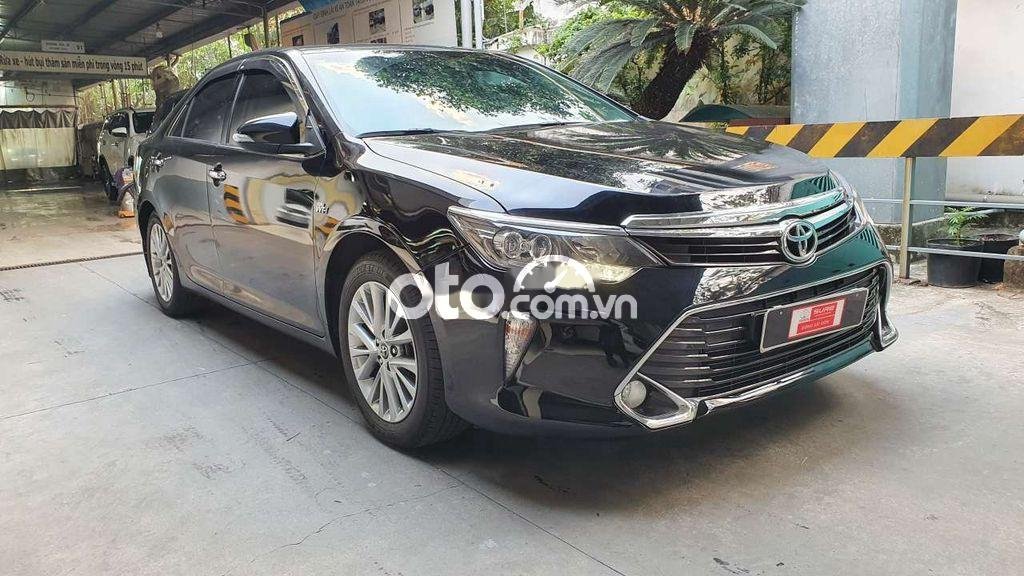 Toyota Camry  2.5Q 2019 - Bán Toyota Camry 2.5Q năm sản xuất 2019, màu đen, giá 960tr