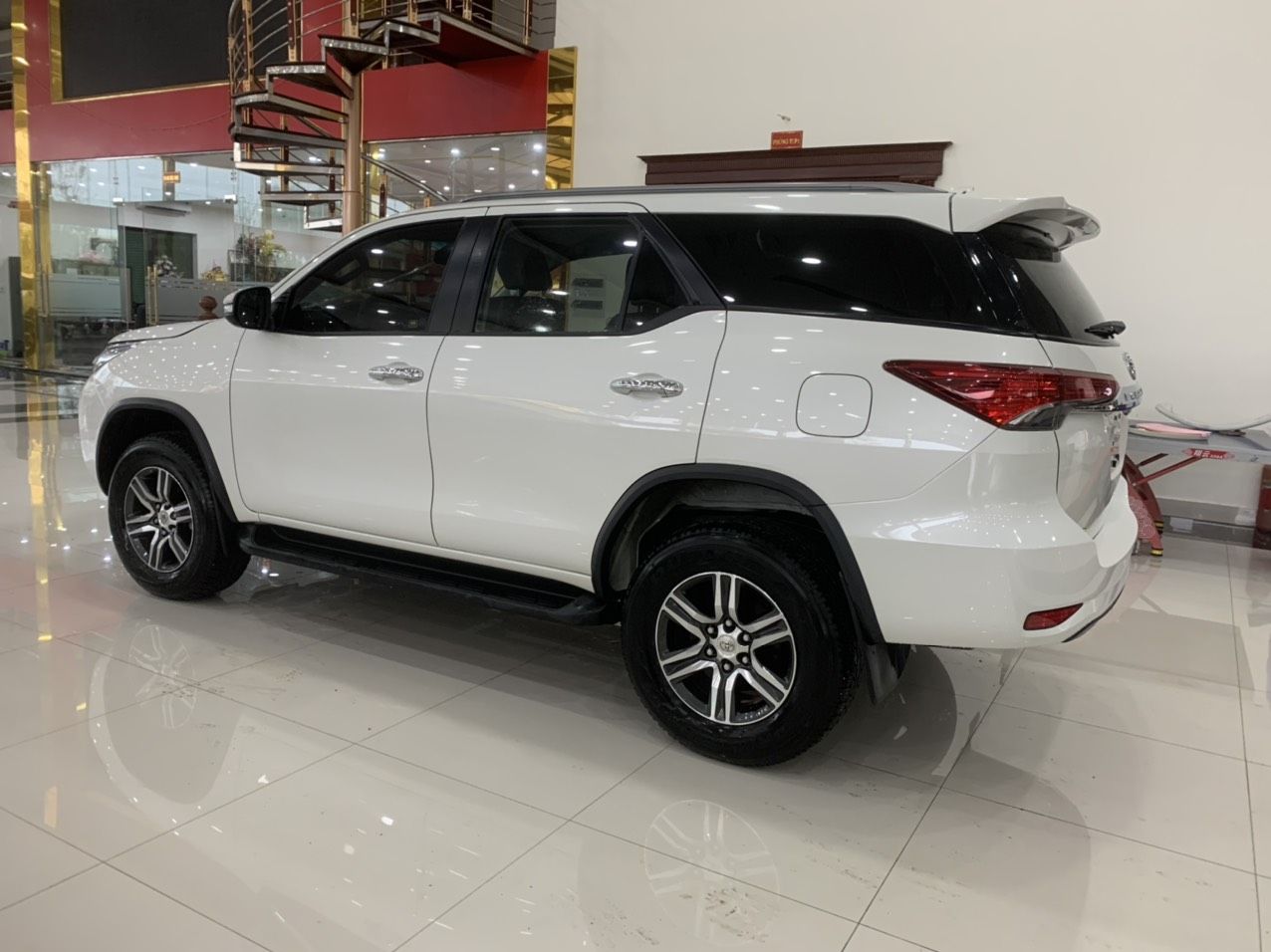 Toyota Fortuner 2016 - Bán Toyota Fortuner 2.7 AT  sản xuất 2016 giá cạnh tranh