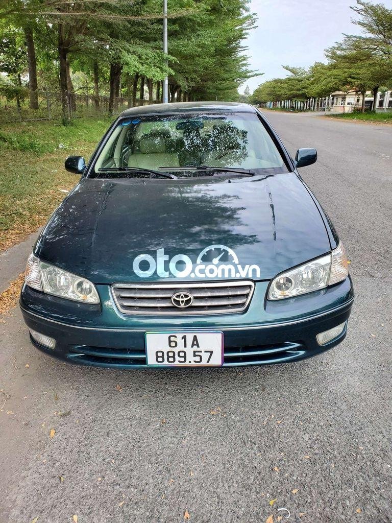 Toyota Camry 3.0V 2001 - Cần bán lại xe Toyota Camry 3.0V năm 2001, nhập khẩu số sàn