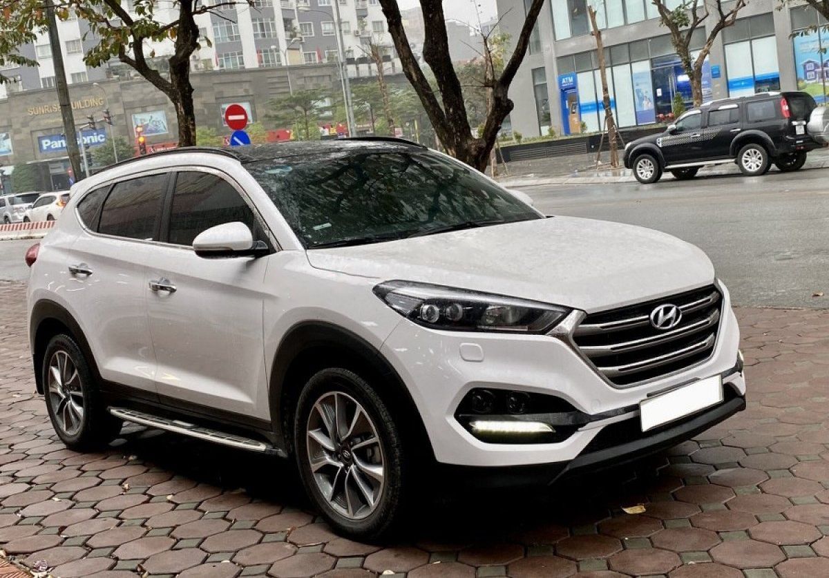 Hyundai Tucson   2.0  2018 - Cần bán Hyundai Tucson 2.0 năm 2018, màu trắng, giá 760tr