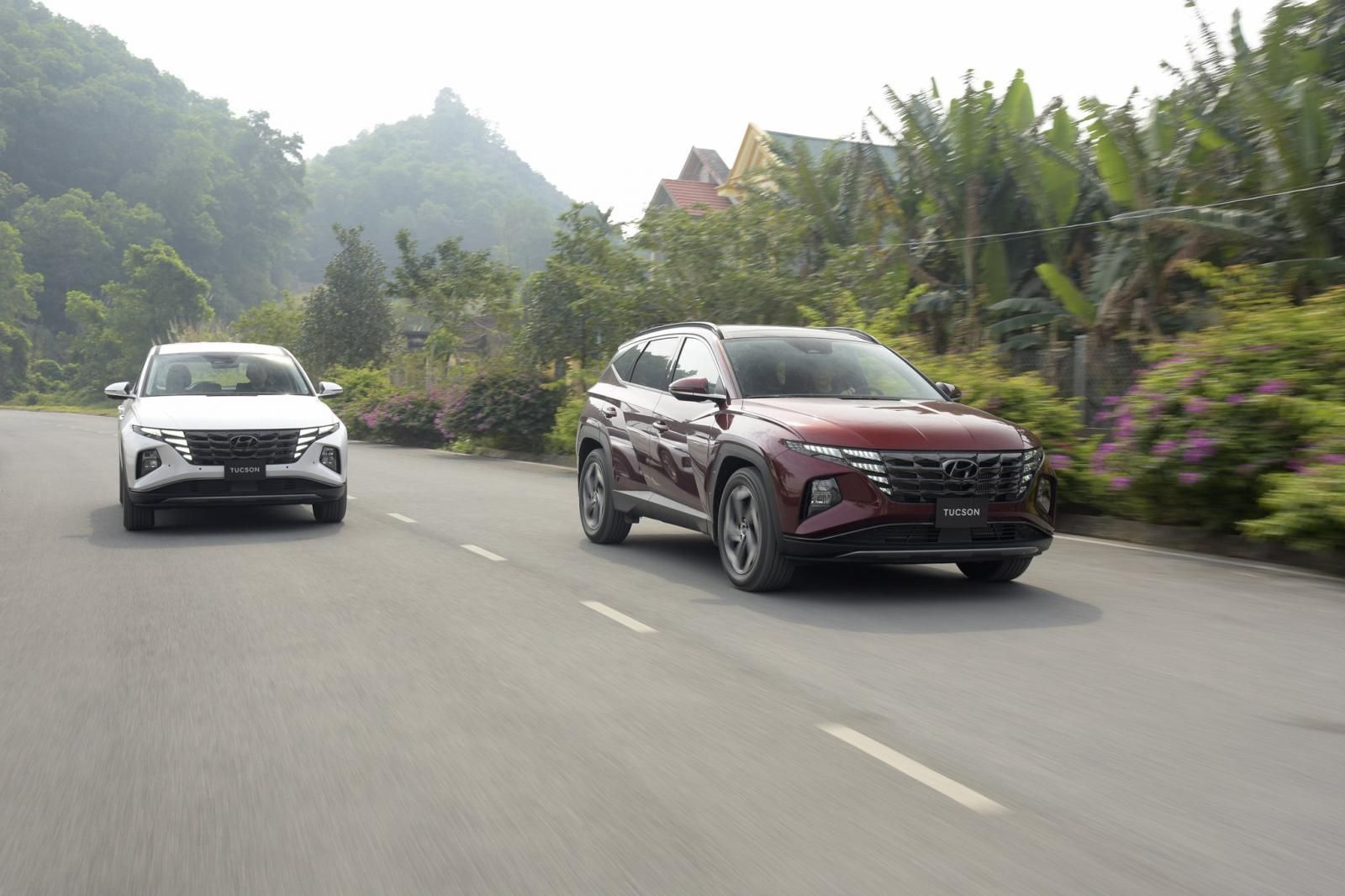 Hyundai Tucson 2022 - Hyundai Tucson AT 2022 siêu mới, hỗ trợ trả góp 85%, tặng 12 tháng BHVC, tặng 100% phí dịch vụ