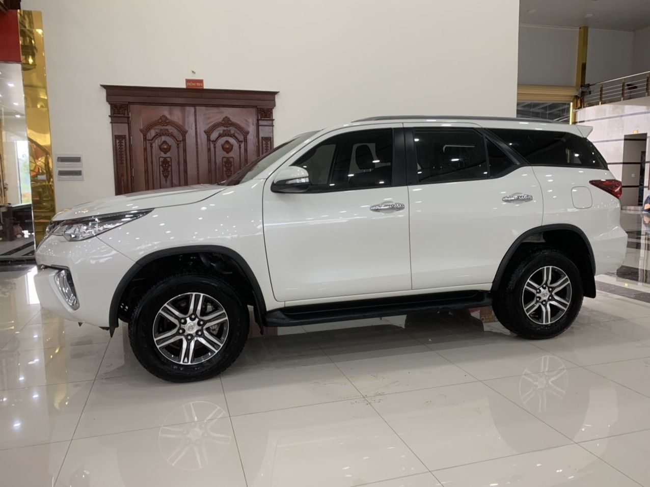 Toyota Fortuner 2016 - Bán Toyota Fortuner 2.7 AT  sản xuất 2016 giá cạnh tranh