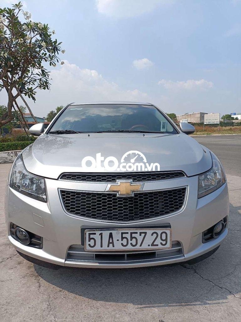 Chevrolet Cruze LTZ 2010 - Cần bán xe Chevrolet Cruze LTZ năm 2010, màu bạc, xe nhập như mới