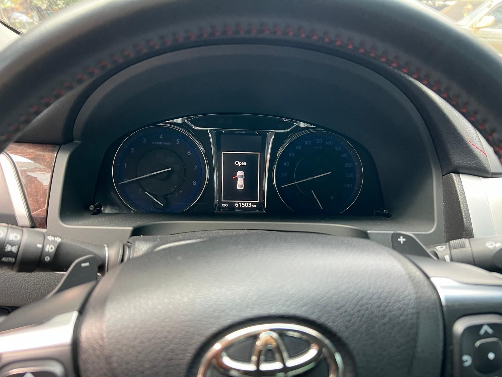 Toyota Camry 2015 - Xe Toyota Camry 2.5Q năm sản xuất 2015, màu vàng đồng, xe gia đình sử dụng giữ gìn cẩn thận còn rất mới