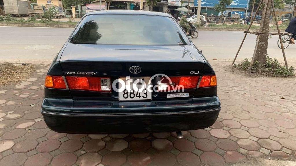 Toyota Camry GLi 2001 - Bán xe Toyota Camry GLi năm sản xuất 2001 xe gia đình