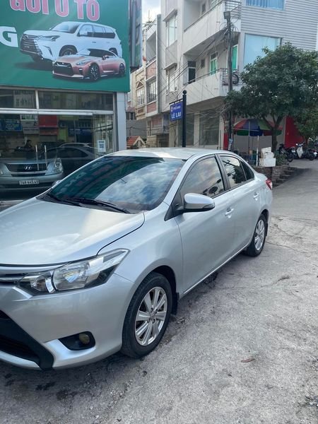 Toyota Vios E 2015 - Bán ô tô Toyota Vios E sản xuất năm 2015, màu bạc