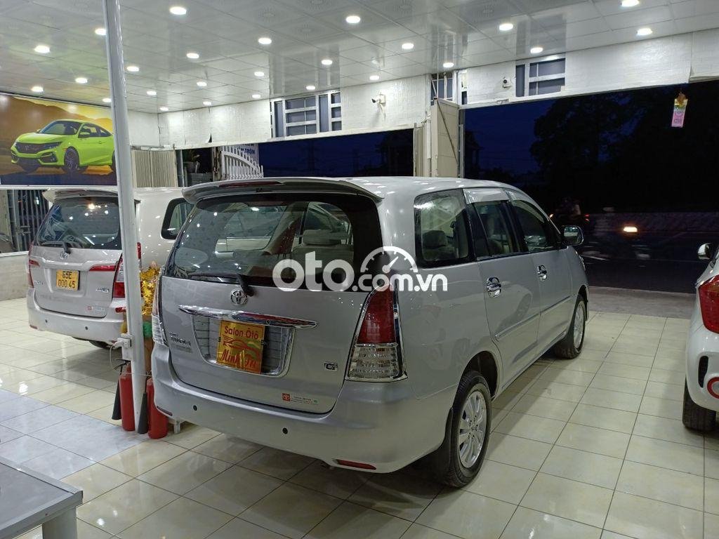 Toyota Innova G 2009 - Cần bán lại xe Toyota Innova G năm sản xuất 2009, màu bạc xe gia đình