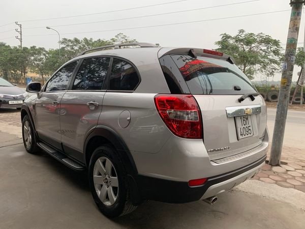 Chevrolet Captiva LT 2009 - Cần bán gấp Chevrolet Captiva LT năm sản xuất 2009, màu bạc, 238 triệu