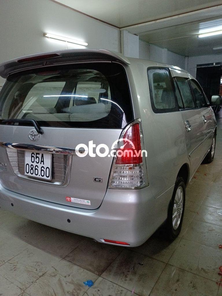 Toyota Innova G 2009 - Cần bán lại xe Toyota Innova G năm sản xuất 2009, màu bạc xe gia đình