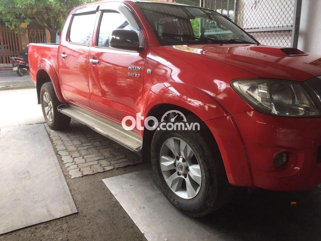 Toyota Hilux 3.0G 4x4 MT 2010 - Bán xe Toyota Hilux 3.0G 4x4 MT năm 2010, màu đỏ, nhập khẩu nguyên chiếc