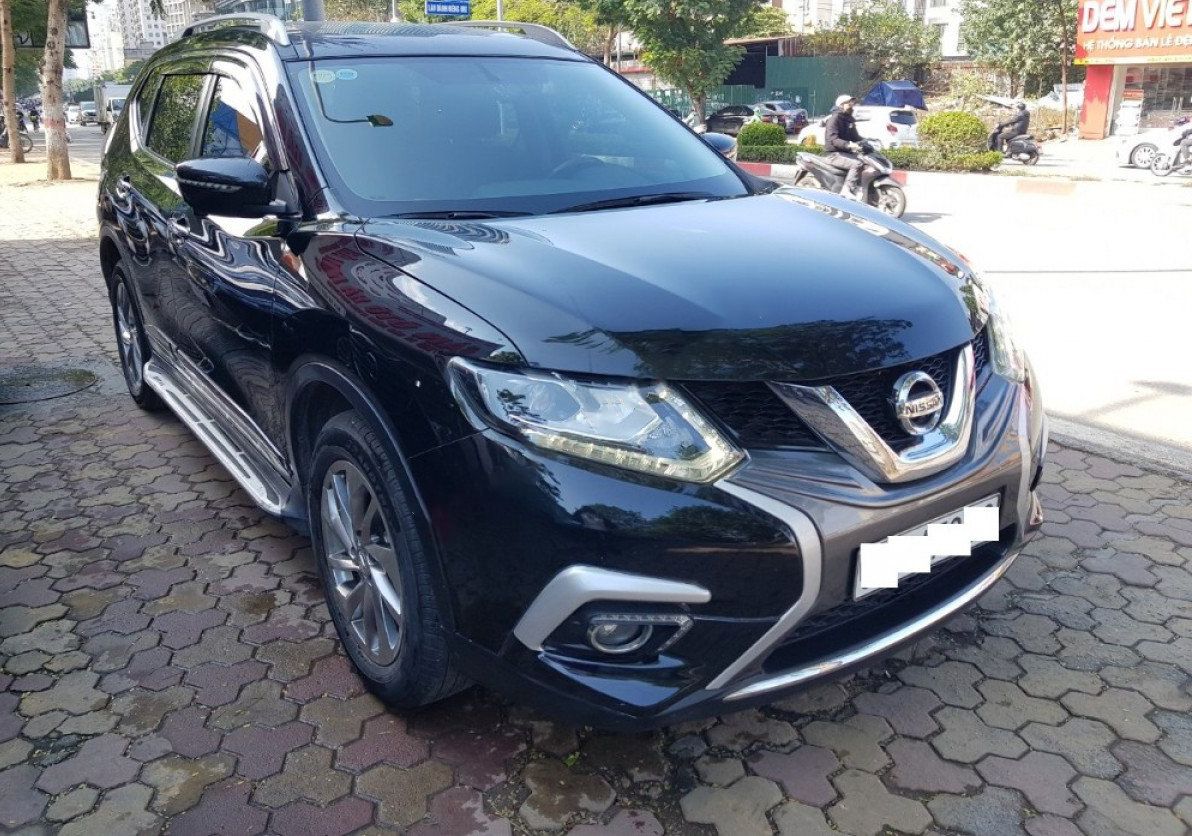 Nissan X trail   2.5   2018 - Bán Nissan X trail 2.5 năm 2018, màu đen, giá 830tr