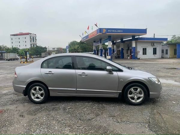 Honda Civic 1.8AT 2008 - Cần bán gấp Honda Civic 1.8AT sản xuất năm 2008, màu bạc, giá chỉ 268 triệu